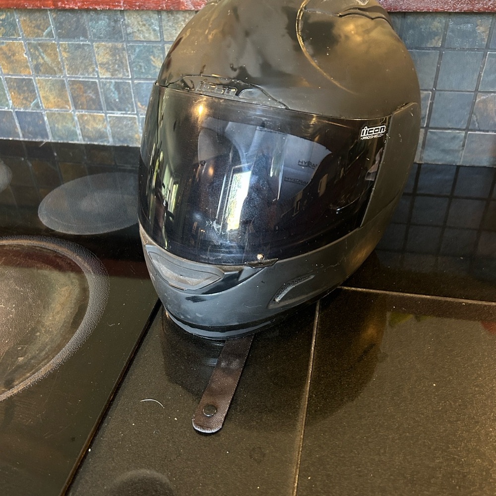 icon helmet